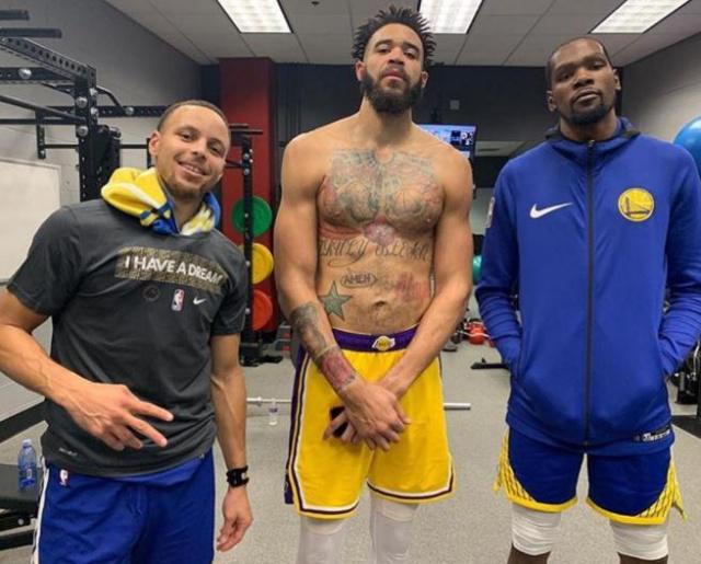 邦兹的第一 邦兹的第一